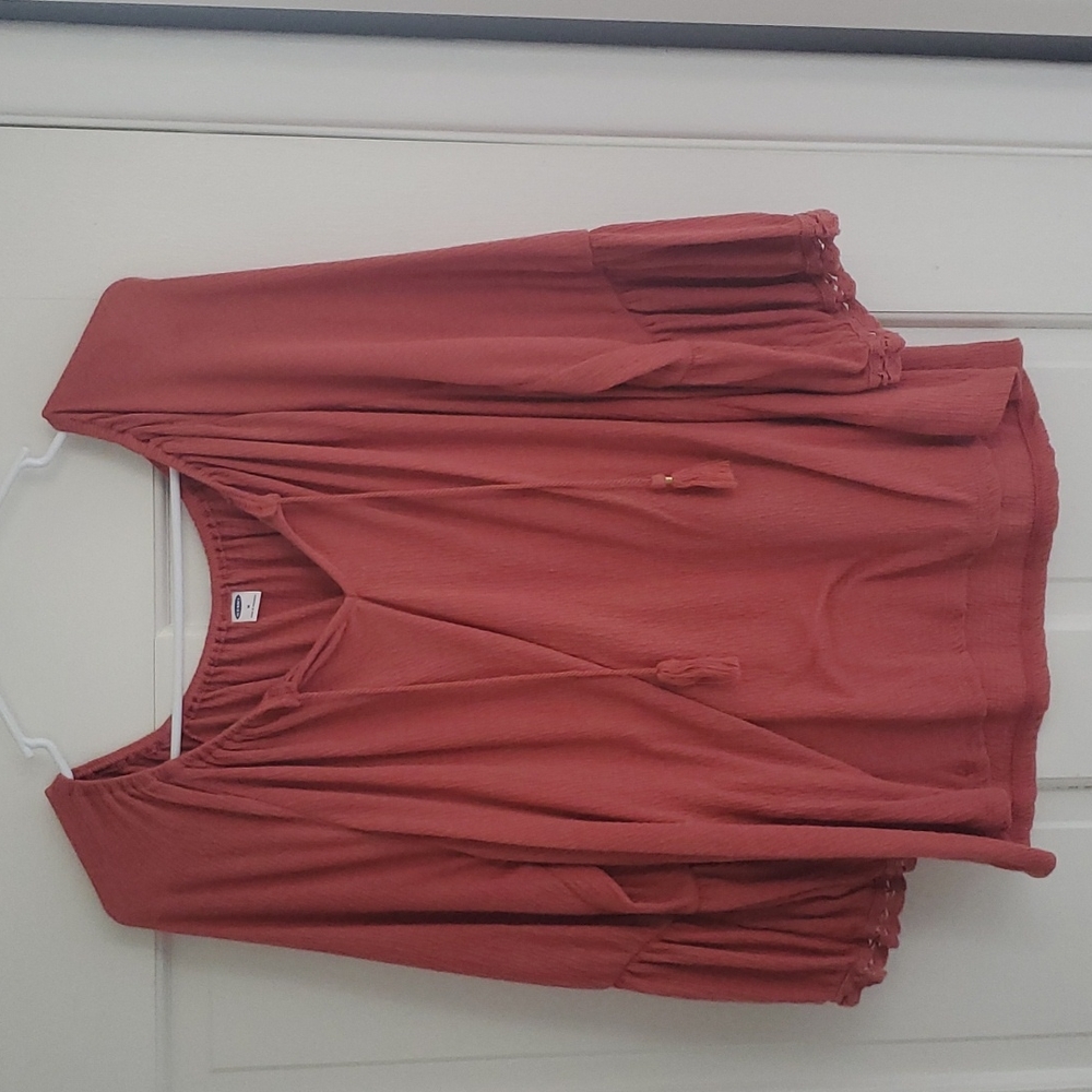 Old Navy. Size M. Color Coral.